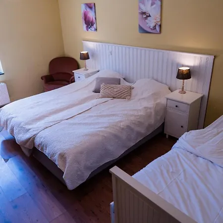 Le Val Fleuri 16 Pers Sur Semois Hébergement de vacances *